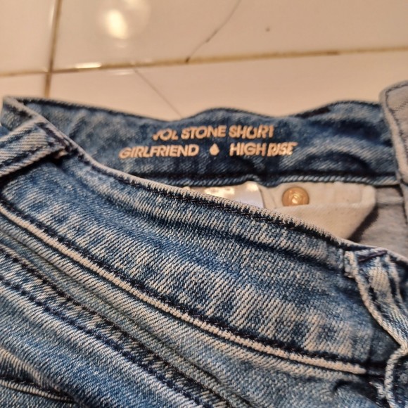 Volcom Denim Shorts Size 28 High-Rise Girlfriend 28Wx2L 11" Waist to Hem, Cuffed - Picture 3 of 8